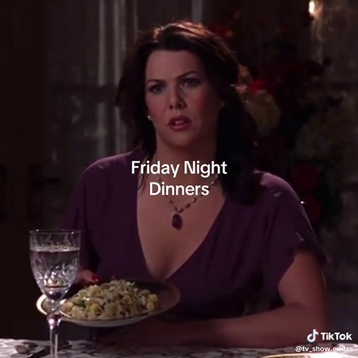 The Friday night dinners was one of the best parts of the show #gilmoregirls #emilygilmore #lorelaigilmore #funny #fyp