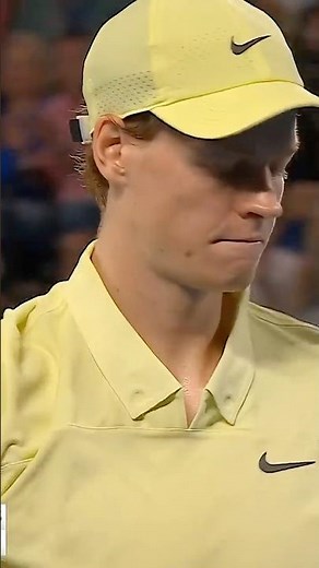 Jannik Sinner INCREDIBLE drop-shot! 😮‍💨