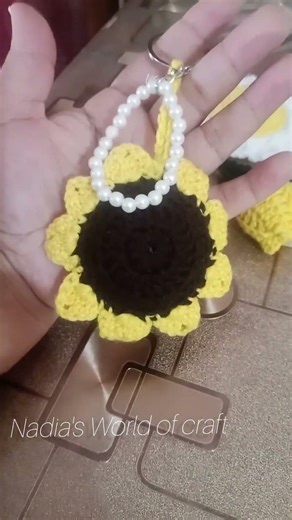crochet sun flowers key chain