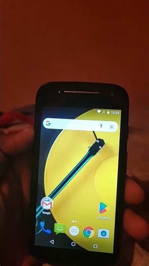 Motorola e2 has fling away