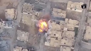 Iraqi Soldier Reverses His Humvee Into ISIS VBIED