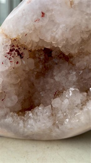 22 reactions | Large, owl 黎 geode carving. #carving #specimen #minetal | SD Crystal | Facebook