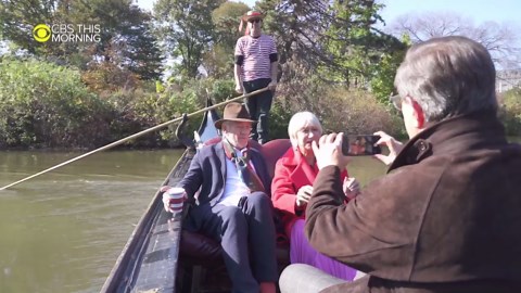 Helen Mirren and Ian McKellen go for a “bloody amazing” gondola ride in Central Park