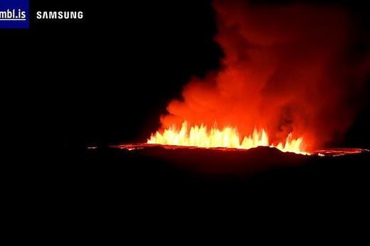 Live feed from the eruption