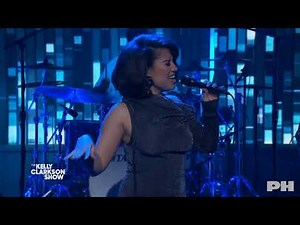RAYE - Oscar Winning Tears. (Live on The Kelly Clarkson Show)