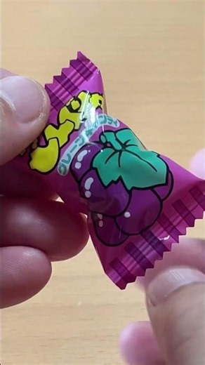 【懐かしい】駄菓子屋で絶対買ったやつ！どんぐり飴のグレープ味が天才すぎる #shorts #懐かしい思い出