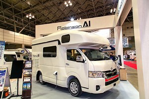 大きなスライドドアとスマートホーム化が特徴：ロビンソンAI…ジャパンキャンピングカーショー2023 1枚目の写真・画像 | レスポンス（Response.jp）