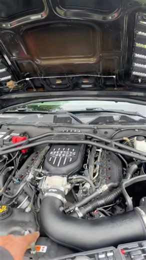 Installing boss 302 intake manifold on mustang GT. #mustang #s197