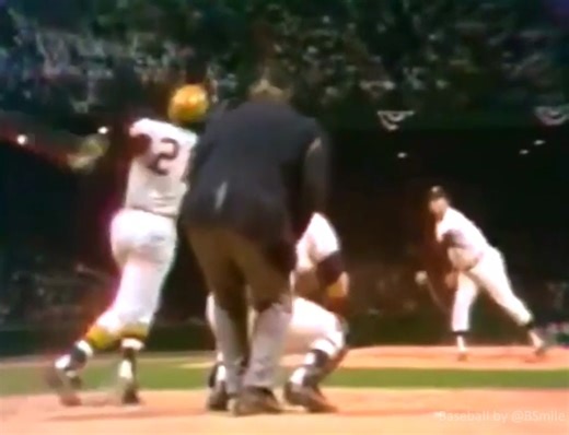 Pittsburgh #Pirates legend Roberto Clemente crushes a long HR vs. Detroit #Tigers pitcher Mickey Lolich during the all-time classic 1971 Major League All-Star Game at Tiger Stadium! #MLB #Baseball #History #Retire21 #RobertoClemente | Baseball by BSmile