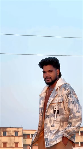 Sohan Singh on Instagram: "Tag ur love 💔 . . #shayari #rappersohan #roastersohan #viralreels #sad"