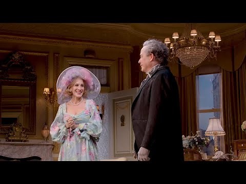 Watch Sarah Jessica Parker's Emotional Message After Broadway Return