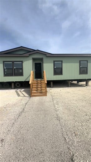 The Homeland: 4 Bedrooms, 2 Bathrooms priced to sell at $130K. We can help with land if needed! Leave a comment or send me a message to view this beautiful home! #mobilehome #manufacturedhomes #dfw #homesforsale #palmhabor