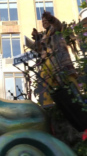 11K views · 220 reactions | In 1️⃣ WEEK, Louisiana native and GRAMMY winning artist, Jon Batiste, will kick off the celebrations in New York City for the Macy's Parade!  Here's a throwback to when he performed on the Celebration Gator in 2021. #MacysParade #OnlyLouisiana | Explore Louisiana | Facebook