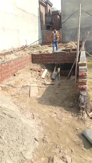 Apna Finish floor level mean k tile ap DPC se jitni down rakhy gy utna ziada Faida hota. #DPC #tilelevelingsystem #InternalDoors #internallevel #ConstructionHacks