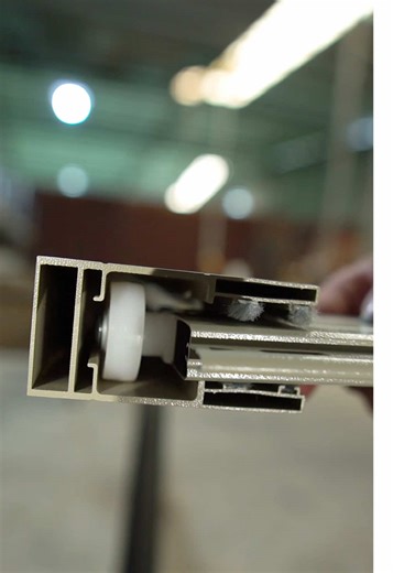 Ray Kép Bánh Xe Chống Xô – Công Nghệ Chống Bão HHP Germany! ✔ Cửa chạy thẳng – không rung ✔ Chống lệch nan khi gió mạnh ✔ Bánh xe bám ray cực chắc ✔ Êm hơn – bền hơn – an toàn hơn Cửa lớn, cửa mặt tiền, nhà phố cao tầng → BẮT BUỘC phải có ray kép Germany! 👉 Xem thêm tại: www.honghuyphat.com 👉 Follow HHP để xem thêm công nghệ cửa cuốn cao cấp! #HHP #HHPGermany #CuaCuonCaoCap #RayKep #ChongXo