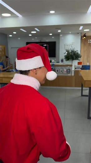 Hasta Papá Noel compra sus regalos en SmartBuy y tú nada!🫠 Uhhh mejor apúrate antes que se acaben!😎 | SmartBuy - Tu compra inteligente