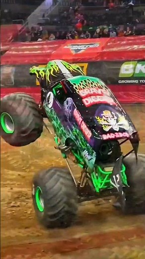 Top 5 Grave Digger Moments #monstertruck #monstertruckjump #fypシ #monsterjam #stunt