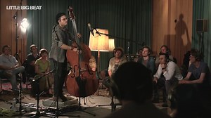 Oh my god - how the hell, does he do that? Can't miss this guy - ALSO this Saturday at Tonhalle Düsseldorf with Igudesman & Joo. Crazy stuff... | Classical Music Humor