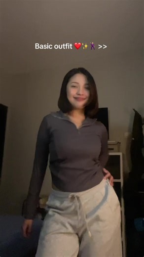 Back to basic emg paling nyaman 😶‍🌫️🌝 ANWWWWW top aku dari @Caerys Studio , simple bgt untuk di mix and match 🫶🏼 . #LUVEDay #FeelTheLUVE #outfit #basicoutfits inspo #gigisreview