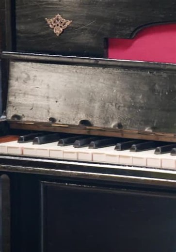 The Repair Shop S06:E28 - Wol the Owl, Miniature Piano, Bangladeshi Wall Clock