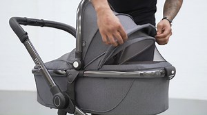 Featuring the egg2® in pram mode - for babies up to approx. 6 months. Click the link below for the full video on Youtube. https://www.youtube.com/watch?v=Ny3eaK-L06I&feature=youtu.be | egg Stroller UK