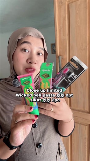 Limited Edition Wicked Toothpaste Close-Up Review
