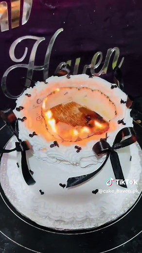 #burnawaycake #firecakes #burncake #foryou #viral #tiktok #trendy #picturecake #customisedcakes #cakedecorating #cake #fyp #tiktokviral #viralvideo #foryoupage @cake_haven @cake_haven @cake_haven
