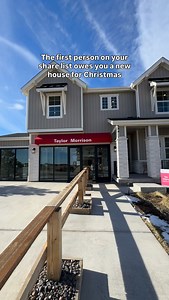 Just a friendly holiday reminder 👀🎁 Community: The Town Collection at Independence 🎥 Model: Ridgway 📍Elizabeth, CO #newhome #homeinspo #newbuild #housetour #sharethis #modernhome #christmas #denvercolorado #homebuyer | Taylor Morrison
