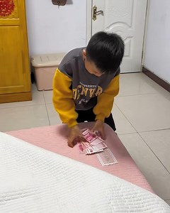 Little boy takes all the money! | Make-Up & Hair Tutorials