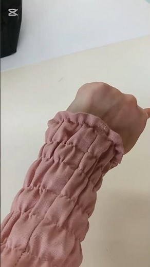 Gathering fabric with elastic thread