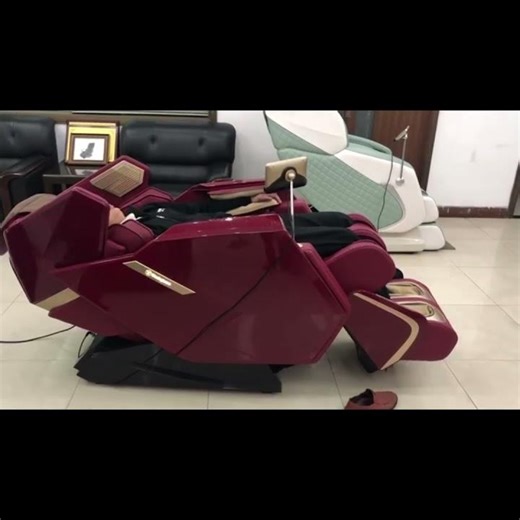 Dual-Segment Stretching System Massage Chair