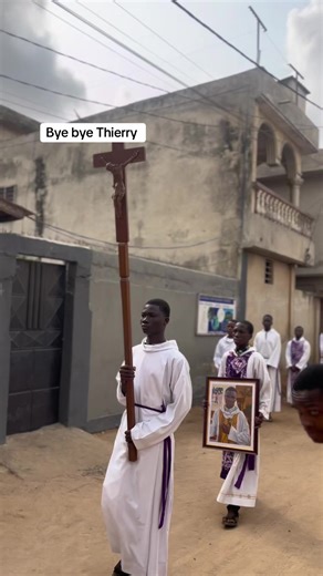 #rip #doyennelomeouest3 #servantdemesse