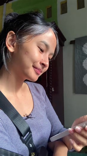 I twisted my tongue #wriggle #cosmosheldrake