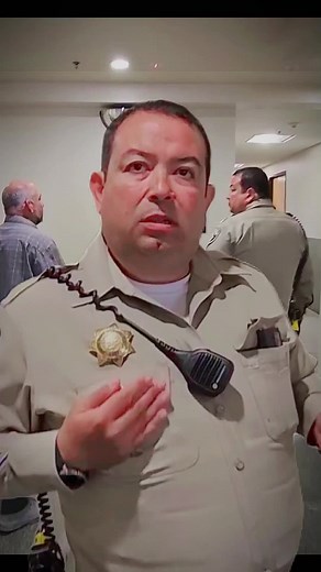 Officer Get Educated! #firstamendmentaudit #1stamendment #copsoftiktok #dismissed #karen #wethepeople #policeofficer #lawsuit #constitution #copwatch #longislandaudit #firstamendment #america #cops