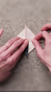 Are you familiar with how to make 3-color hourglass units? If not, don’t worry! We’ve got you covered with this step-by-step video! #quilting #quiltersoffacebook | Fons & Porter's Love of Quilting
