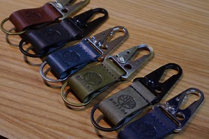 The Ridge Keychain | Tactical Keychain | Carabiner | Military Spring Hook | Leather Keychain | Leather Keyring | Key Fob | Veg Tan Leather - Etsy