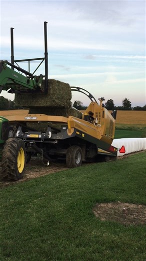Tubeline - TL70 EVC - 27 #balewrapper #farming #farmlife #machinery #machine #hay #agriculture