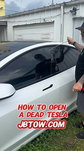 🚨 Locked out of a Tesla? No problem! 🚨 Jason here from JB Tow Truck Accessories. We’ve all seen those videos where people panic and smash the windows of their Tesla to save a child or pet locked inside. That’s dangerous, messy, and completely unnecessary. With our American-made, lifetime-warranty Big Stiffy lockout tool, Teslas are no challenge! The Big Stiffy allows you to safely and efficiently unlock your vehicle without risking injury from shattered glass. ✅ No broken windows ✅ No mess ✅ N
