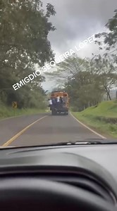 #Irresponsabilidad 🚨ESTUDIANTES CAEN DE BUS POR SOBRECARGO. | MAS Noticias Sacatepéquez