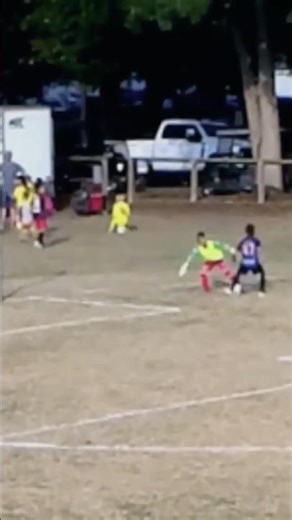 Taking on the goalie #futbol #soccer #goals