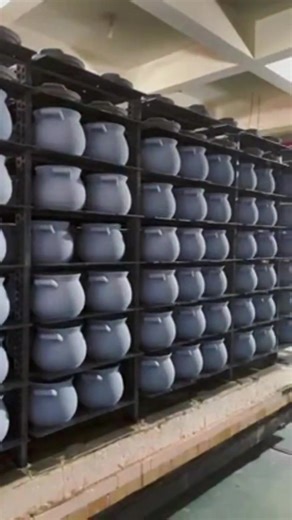 Clay kneading.#ceramiccoating #ceramics #clayart #clay #pottery | Pottery Head