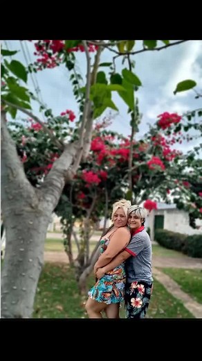 Os vídeos de BronzeUchoaguimar (@bronzeuchoaguimar) com Because of You - Granger Smith