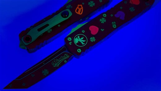 美国进口MicroTech微技术手签版UTX-85 GEN IV四代T头直跳 12334-1SPDS 圣帕特里克节幸运草图案 红色陶瓷涂层 几何头自动版直跳刀