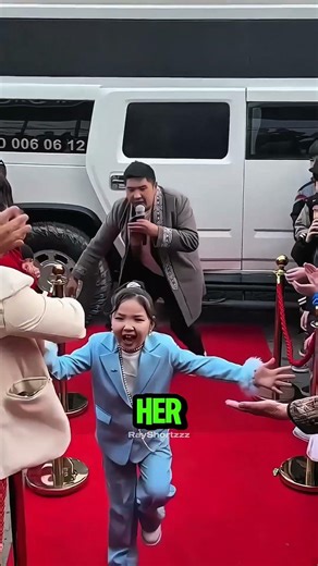 She Fell on the Red Carpet… Then This Happened ❤️