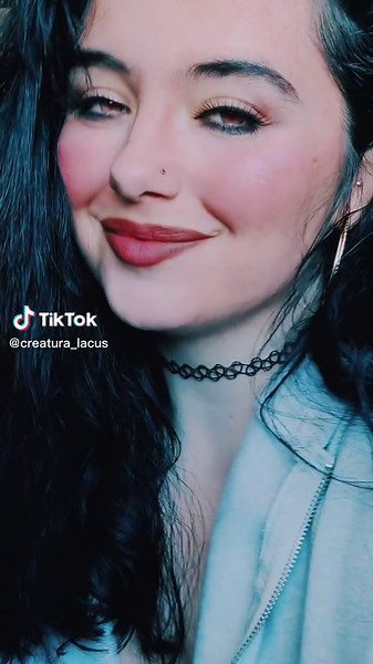 Vampire Aesthetic: Dark Hair and Choker Style