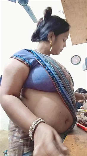 Ekta on Instagram: "रात में गली 🤪🤪😜😜😁 #explore #comedy #funny #Facebook #entertainment #reelsviral"