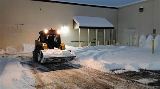Wyoming Valley Mall delays opening due to winter weather