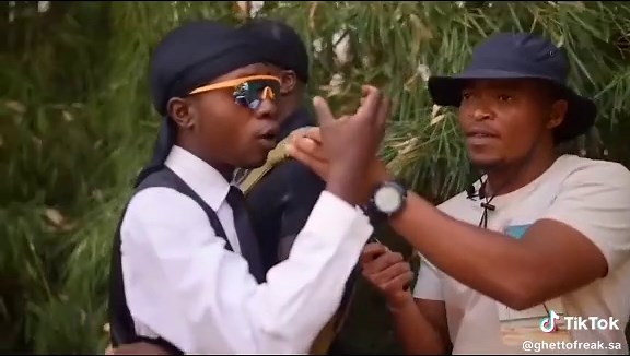 i just want my 1po5 #coupleswitchingphones #niyathembanana #kingginger