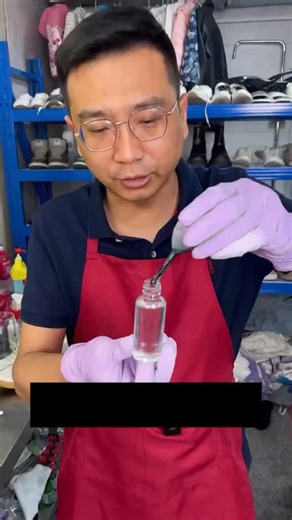 Useful Tips on Instagram: "How to Clean Light Color Fading & Ink Stains from Clothes? 👕✨ Wan Ge shares an easy trick to remove faded color stains & ink marks effortlessly! Try it now! #EasyStainRemoval #CleaningTips #LaundryHacks #SmartCleaning #WanGeCleaningTips"