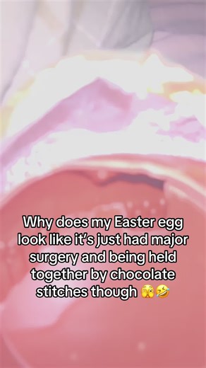I want to know also how they managed to do this because I’m sooo confused 😵‍💫 Why does my Easter egg look like it’s just had major surgery and being held together by chocolate stitches though 🫣🤣 #easter #easteregg #chocolate #lindt
